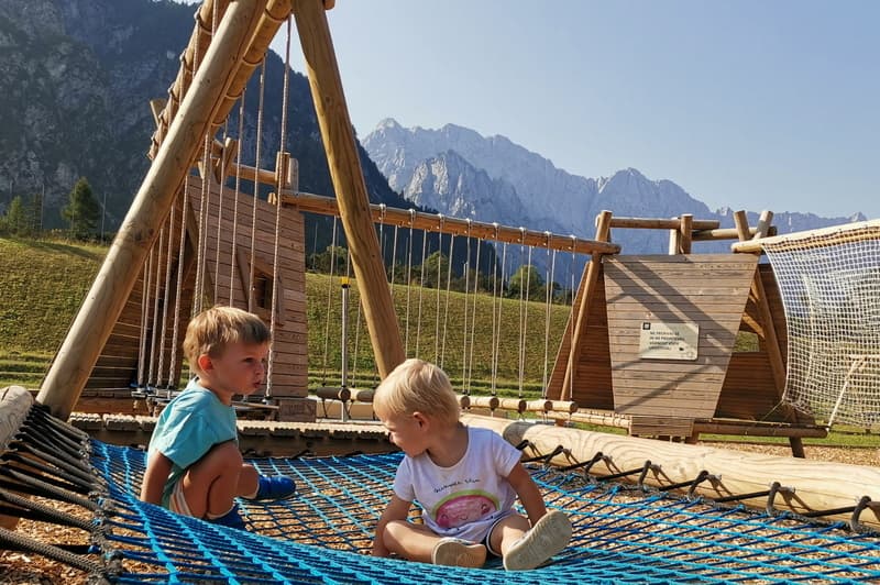 Mali nosorog - Pustolovski park za otroke brez varovanja
