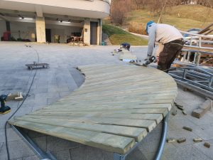 Izdelava lesenega pumptracka za Pustolovski park NOD Završnica.